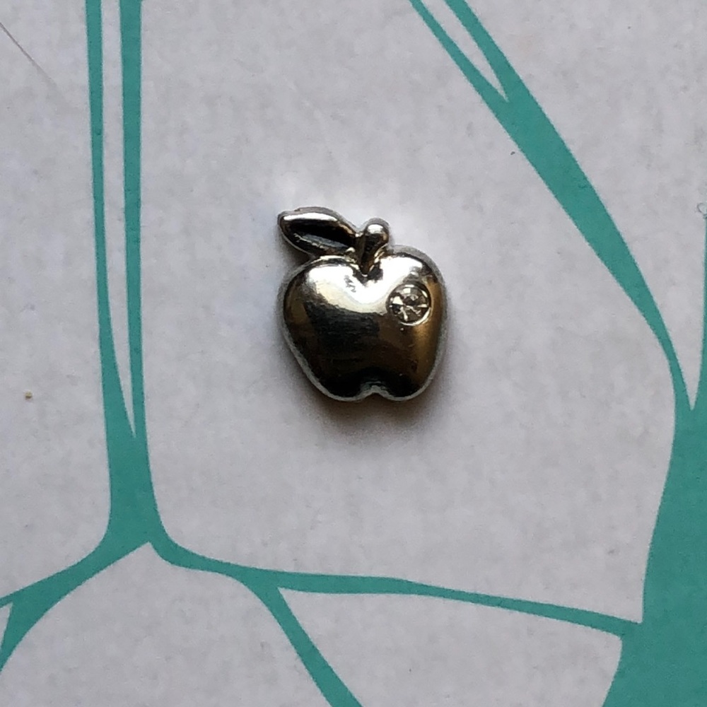 Apple Charm‎
